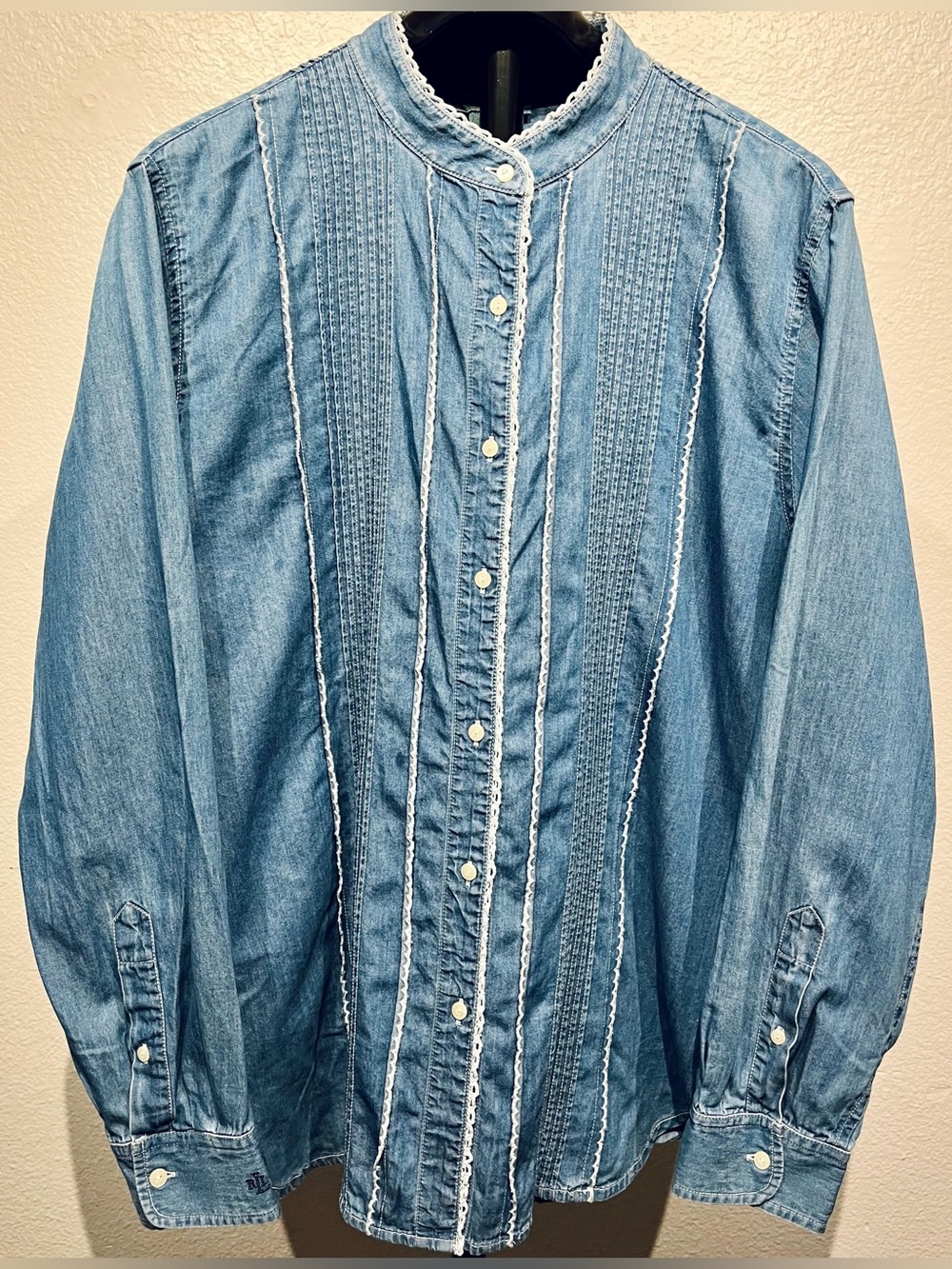 Lauren Jeans Co. Light Blue Denim Pintuck Button-Up Shirt - Size XL (Women’s)